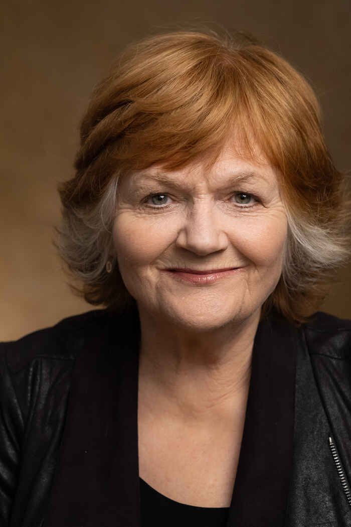 Lesley Nicol